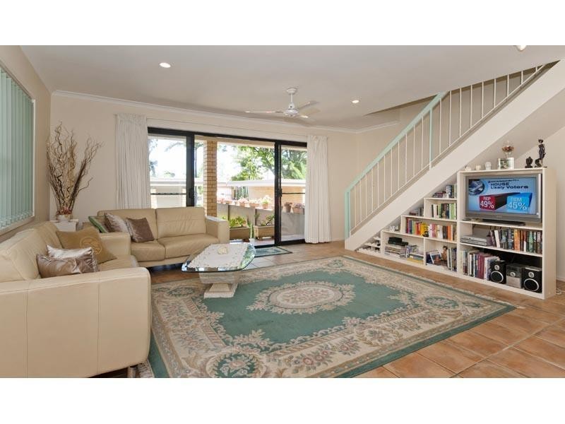 2/37 Sunset Boulevard, Surfers Paradise QLD 4217