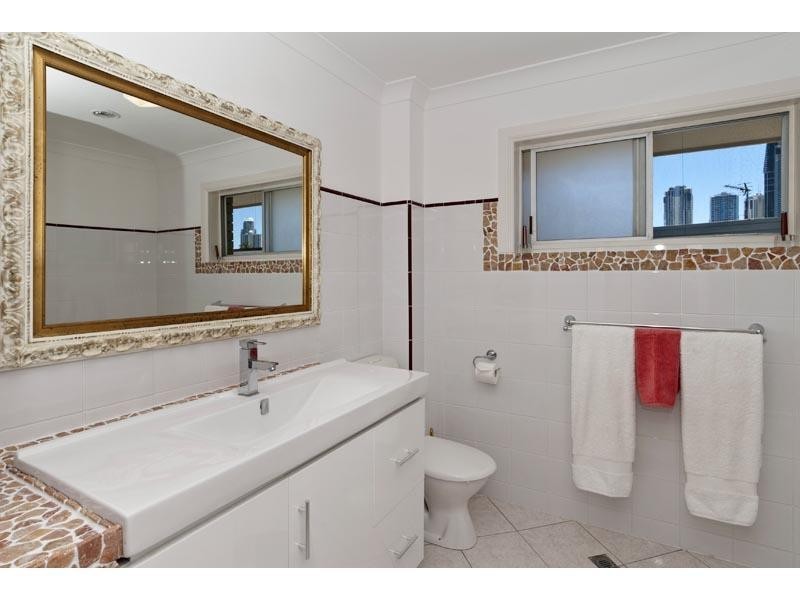 2/37 Sunset Boulevard, Surfers Paradise QLD 4217