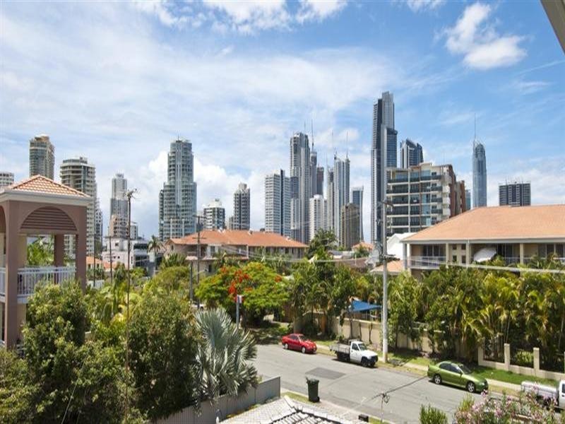 2 3 Parneno Street, Chevron Island QLD 4217