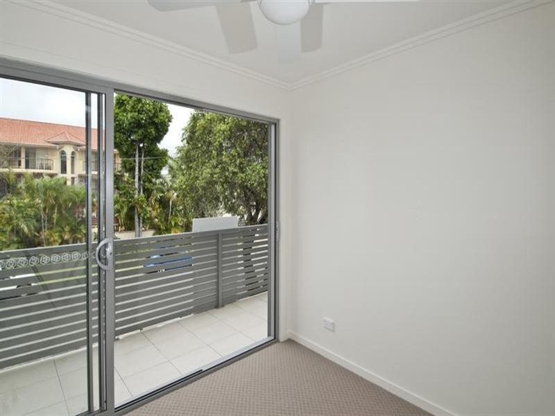 2 3 Parneno Street, Chevron Island QLD 4217