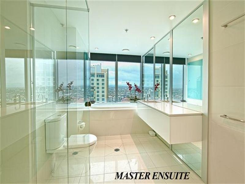 9 Hamilton Avenue, Surfers Paradise QLD 4217