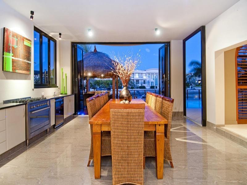 17 The Sovereign Mile, Sovereign Islands QLD 4216