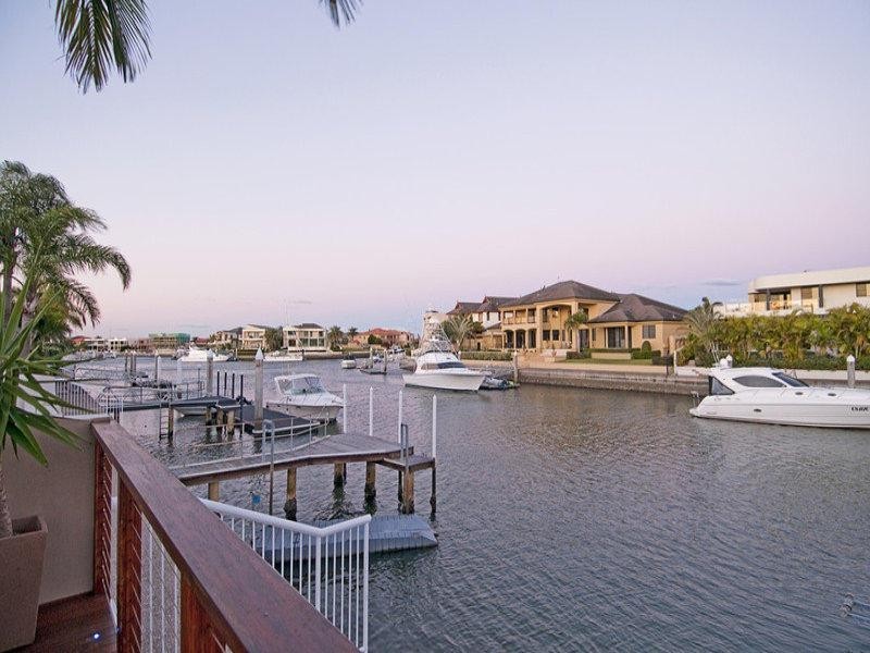 17 The Sovereign Mile, Sovereign Islands QLD 4216