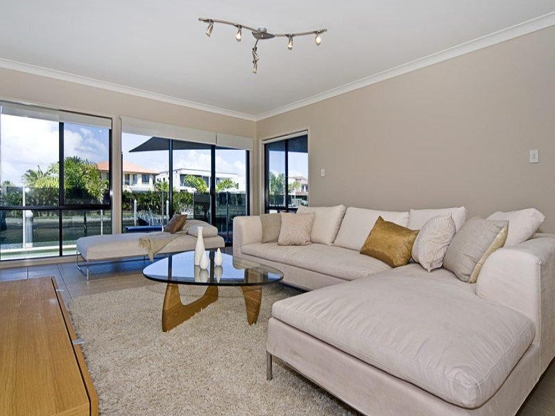 Sovereign Islands QLD 4216