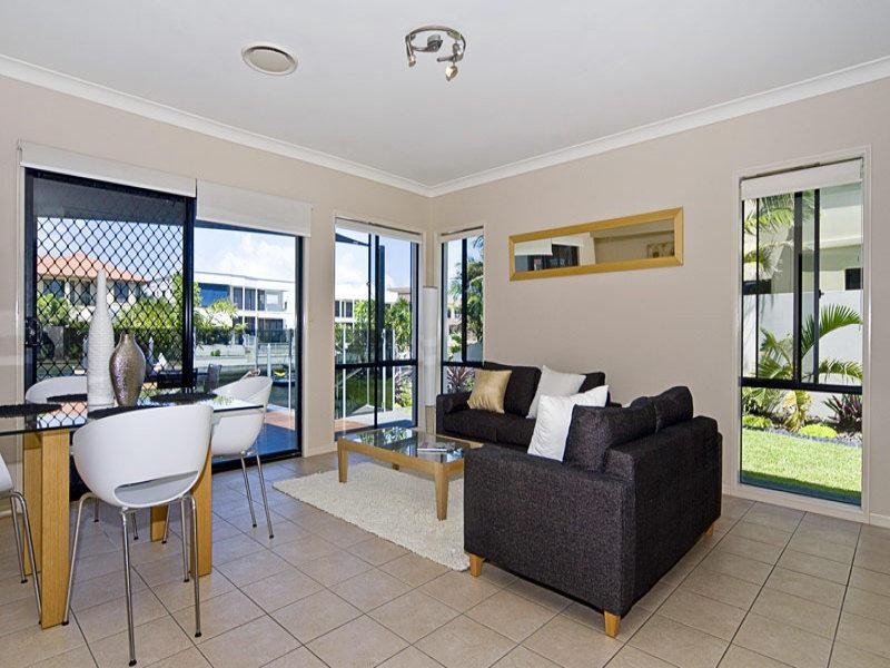 Sovereign Islands QLD 4216