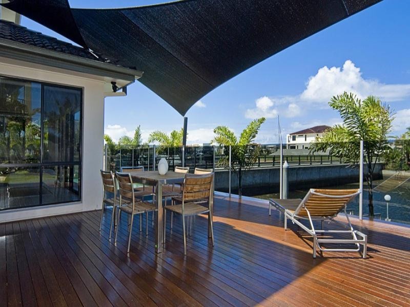 Sovereign Islands QLD 4216