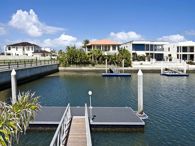 Sovereign Islands QLD 4216