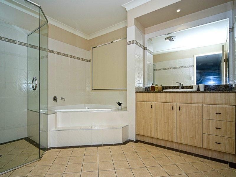 Sovereign Islands QLD 4216