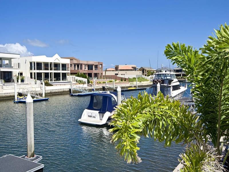 Sovereign Islands QLD 4216