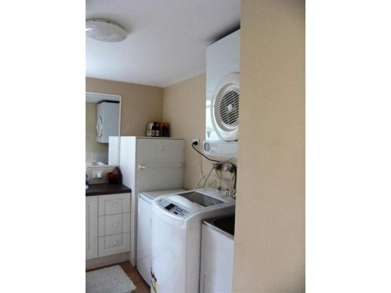 24 Albatross Park. 16 Sykes Court, Southport QLD 4215