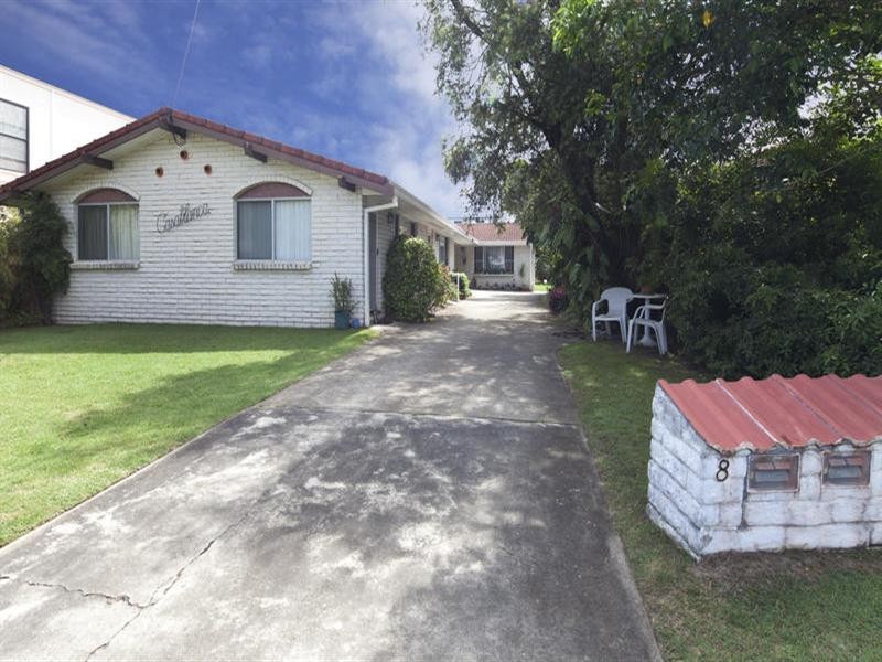 8 Parneno Street, Chevron Island QLD 4217