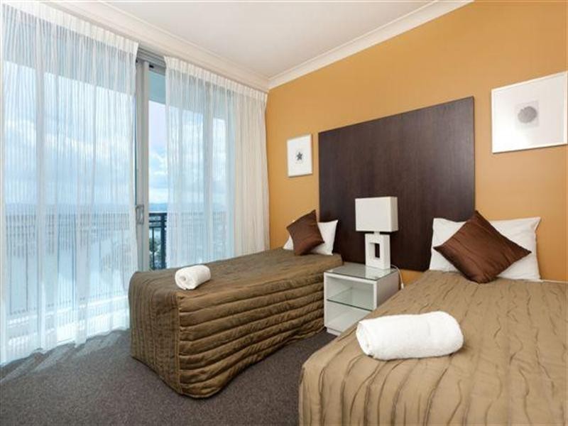 23 Ferny Avenue, Surfers Paradise QLD 4217