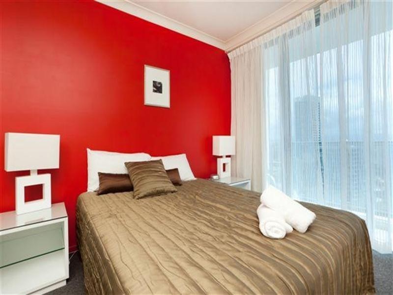 23 Ferny Avenue, Surfers Paradise QLD 4217