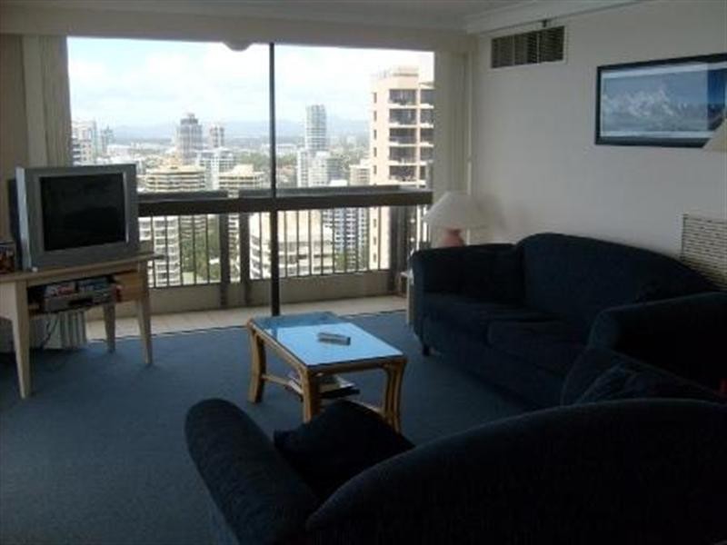 28 Northcliffe Terrace – Longbeach, Surfers Paradise QLD 4217