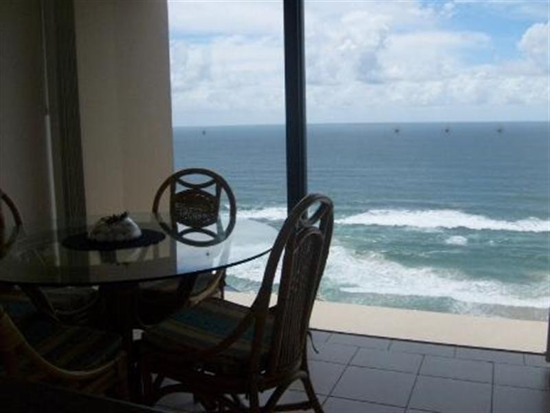 28 Northcliffe Terrace – Longbeach, Surfers Paradise QLD 4217