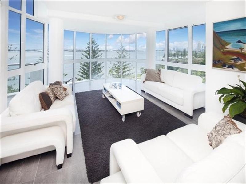 204 Marine Parade, Labrador QLD 4215