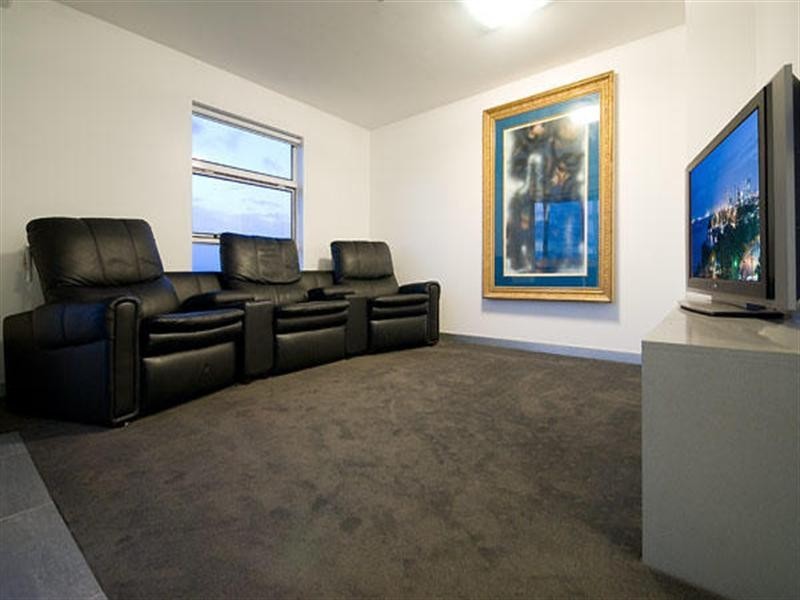 204 Marine Parade, Labrador QLD 4215