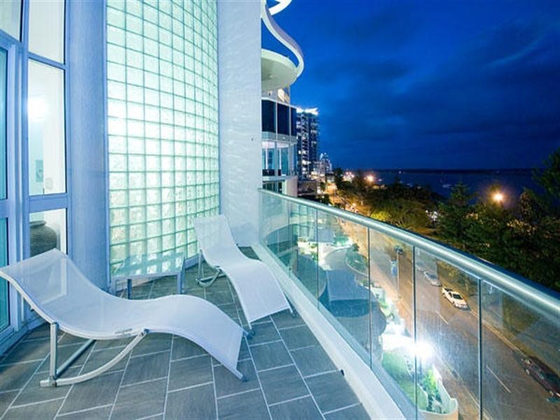 204 Marine Parade, Labrador QLD 4215