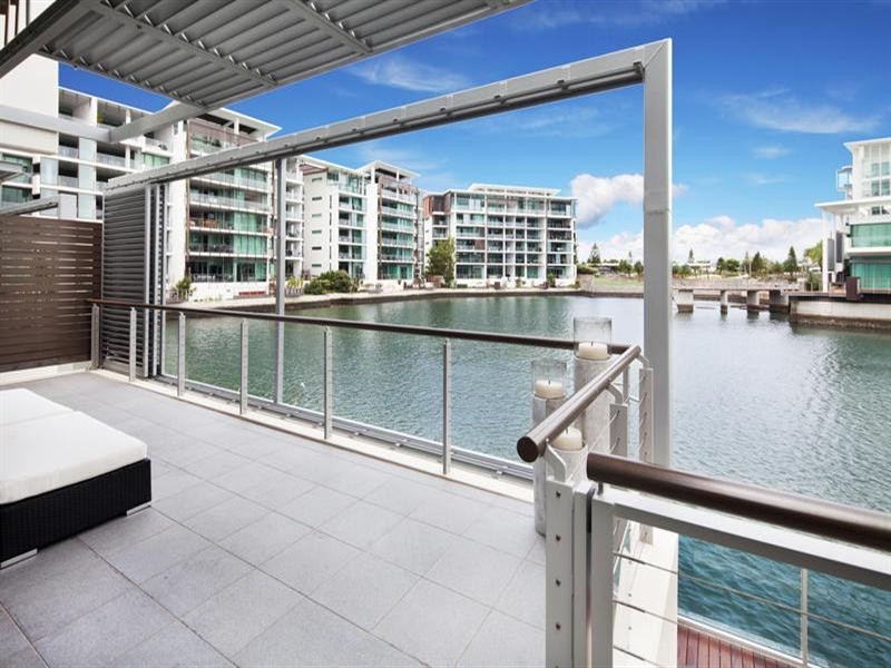 8103 Ephraim Island, Promontory Precinct, Paradise Point QLD 4216