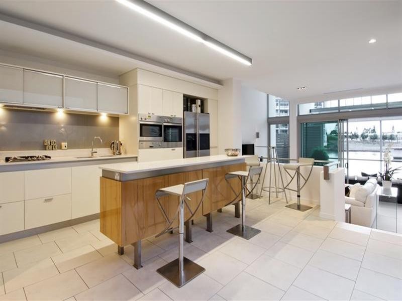 8103 Ephraim Island, Promontory Precinct, Paradise Point QLD 4216