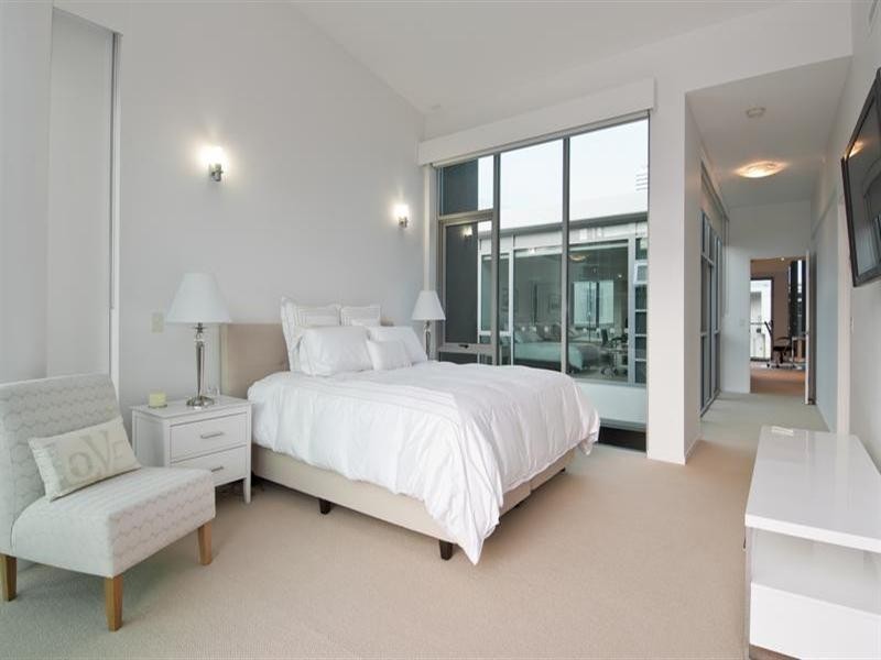 8103 Ephraim Island, Promontory Precinct, Paradise Point QLD 4216