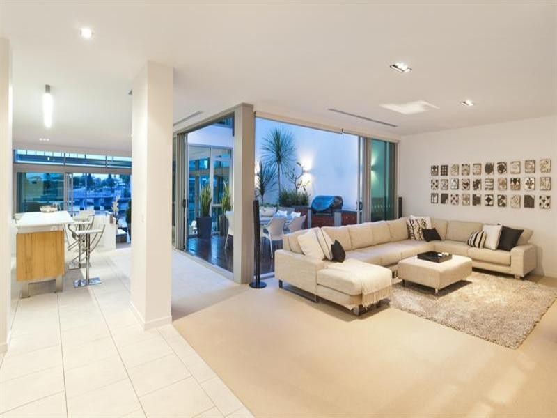 8103 Ephraim Island, Promontory Precinct, Paradise Point QLD 4216