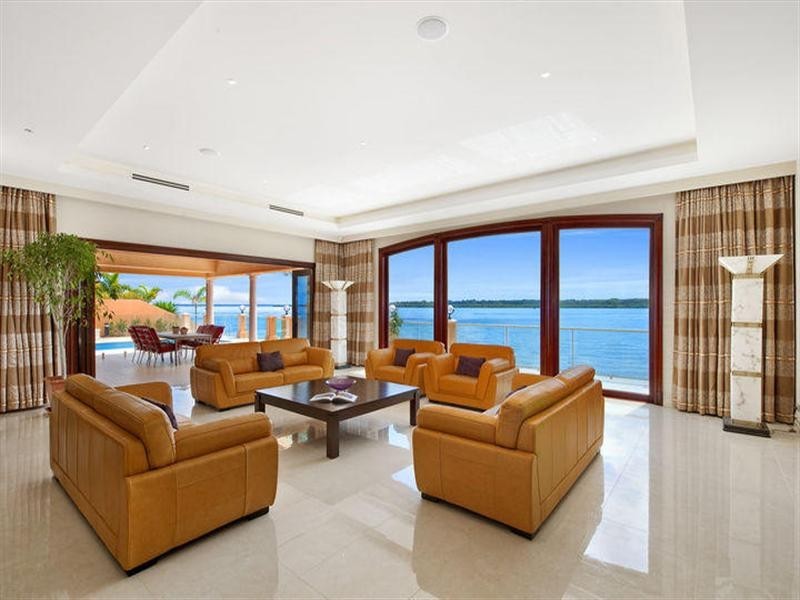 50 Knightsbridge Parade East, Sovereign Islands QLD 4216