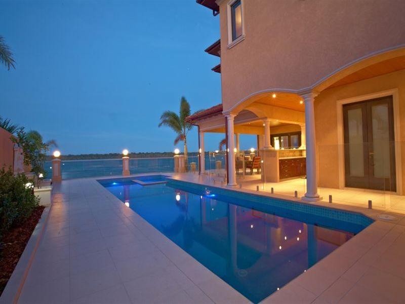 50 Knightsbridge Parade East, Sovereign Islands QLD 4216