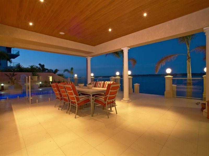 50 Knightsbridge Parade East, Sovereign Islands QLD 4216