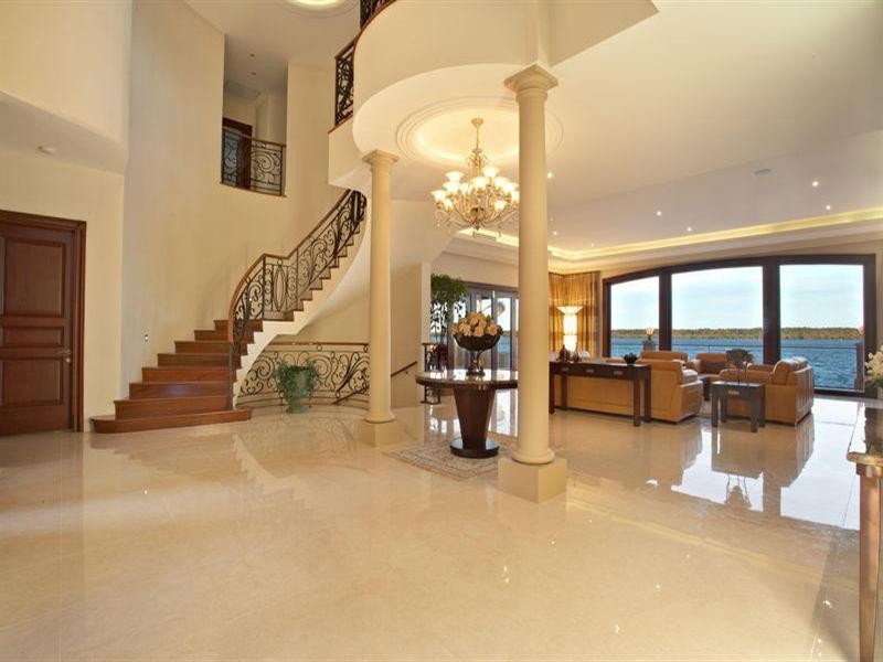 50 Knightsbridge Parade East, Sovereign Islands QLD 4216