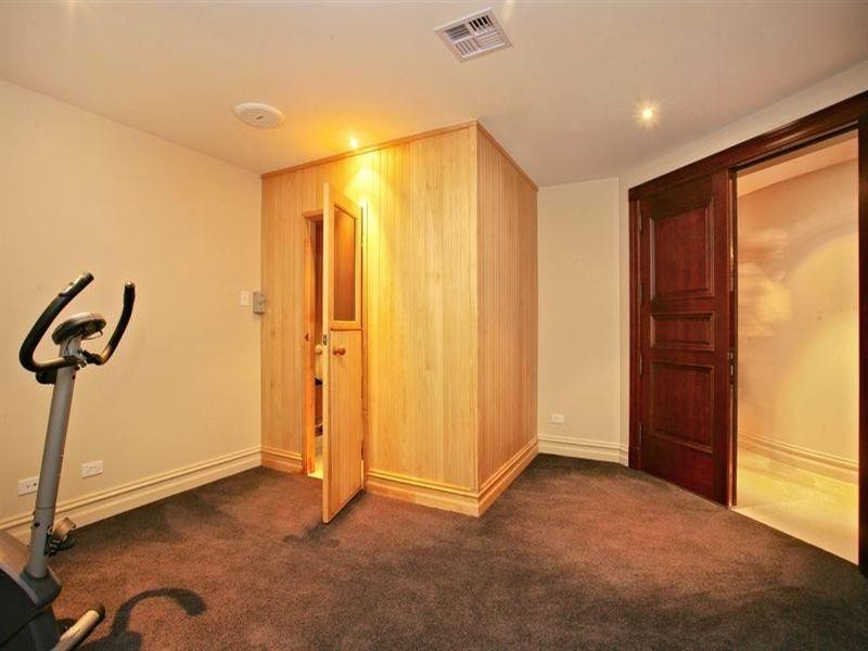 50 Knightsbridge Parade East, Sovereign Islands QLD 4216