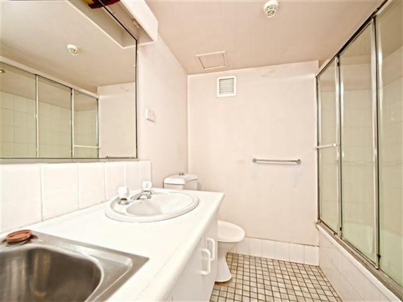 1202 Surfers Plaza Resort. 70 Remembrance Drive, Surfers Paradise QLD 4217