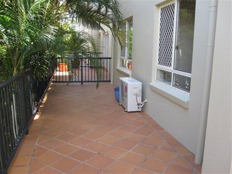 11 Sunset Island Resort. 3 Sunset Boulevard, Surfers Paradise QLD 4217