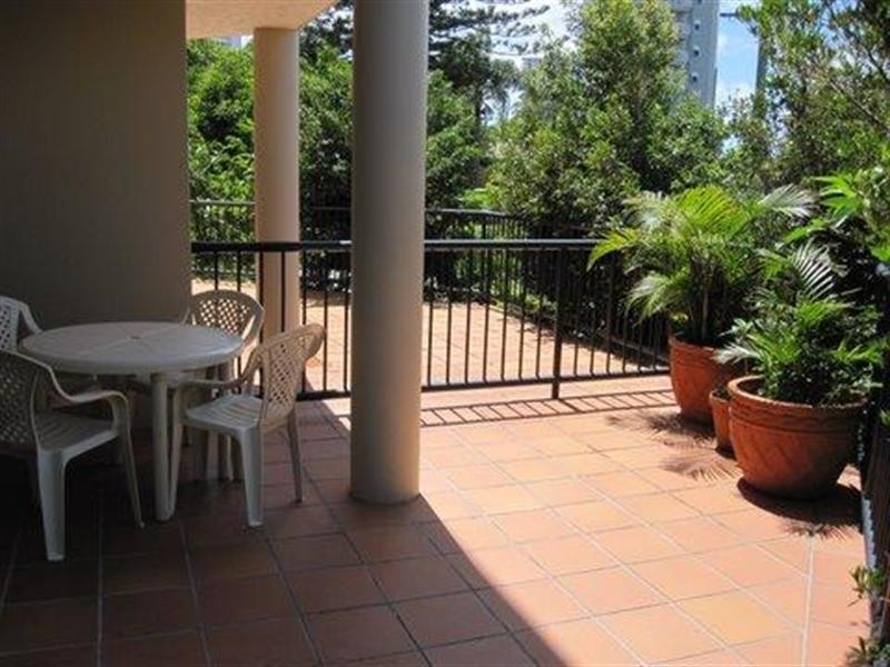 11 Sunset Island Resort. 3 Sunset Boulevard, Surfers Paradise QLD 4217