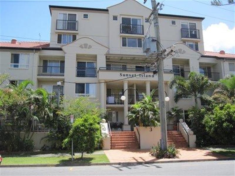 11 Sunset Island Resort. 3 Sunset Boulevard, Surfers Paradise QLD 4217