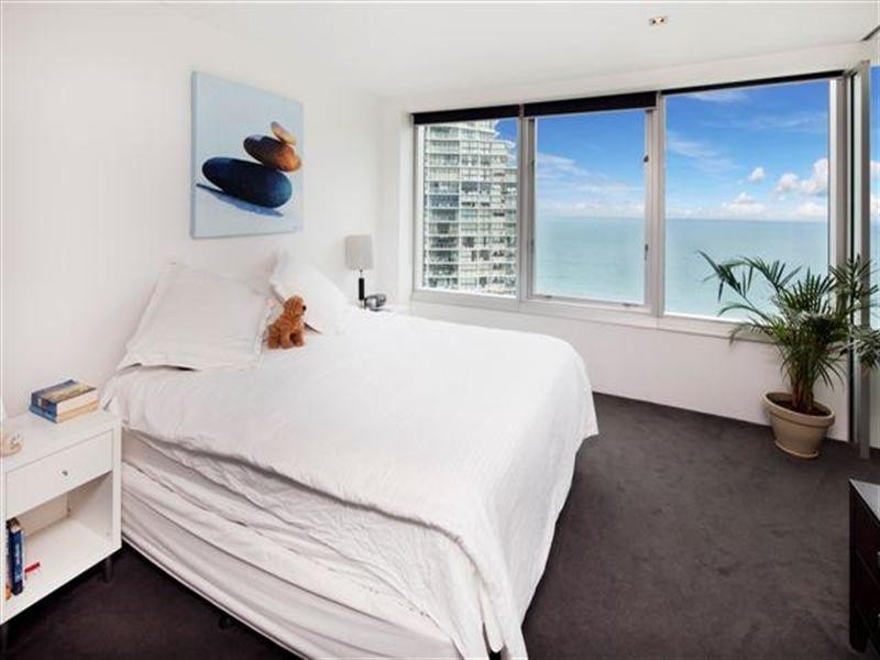 3104 Q1. 9 Hamilton Avenue, Surfers Paradise QLD 4217