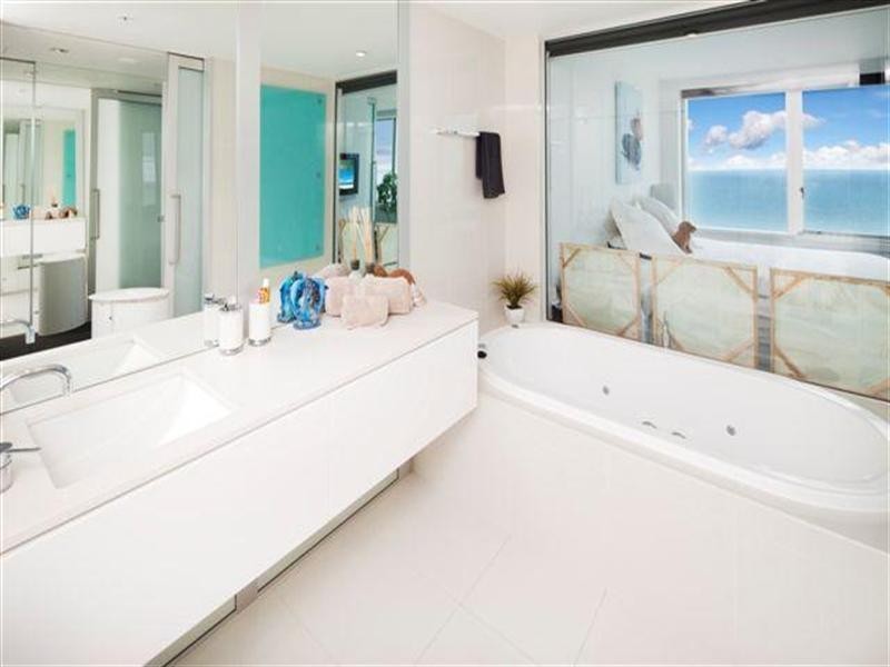 3104 Q1. 9 Hamilton Avenue, Surfers Paradise QLD 4217