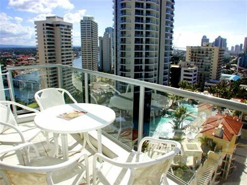 23 Ferny Avenue, Surfers Paradise QLD 4217