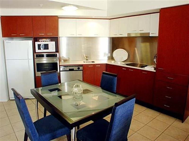 23 Ferny Avenue, Surfers Paradise QLD 4217