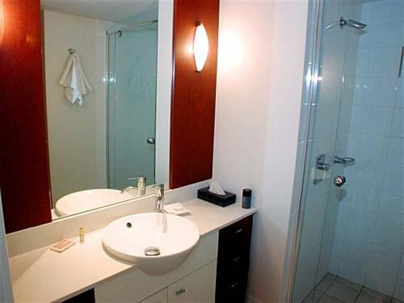 23 Ferny Avenue, Surfers Paradise QLD 4217