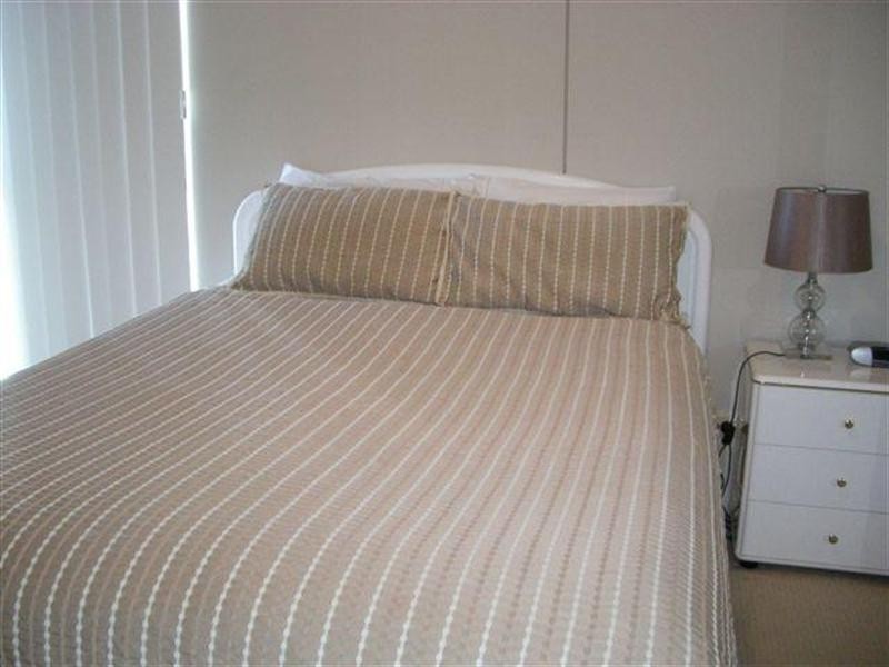 23 Ferny Avenue, Surfers Paradise QLD 4217