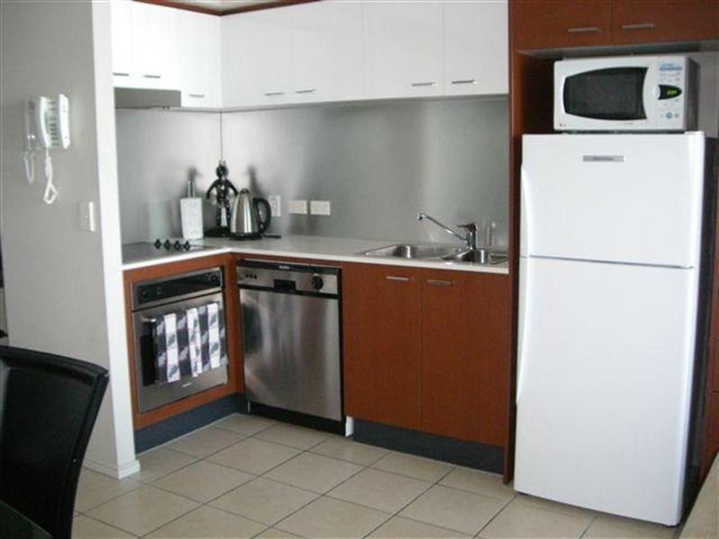 23 Ferny Avenue, Surfers Paradise QLD 4217