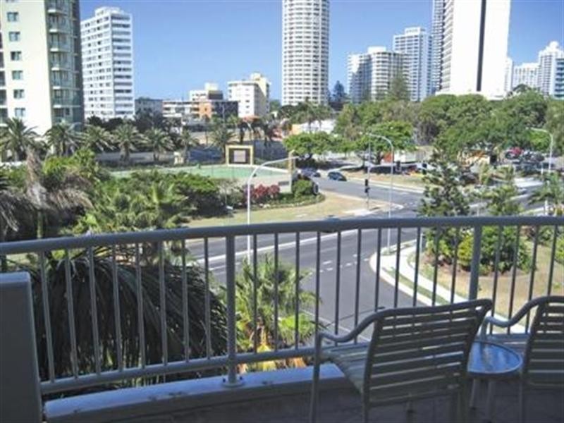 132 Ferny Avenue, Surfers Paradise QLD 4217