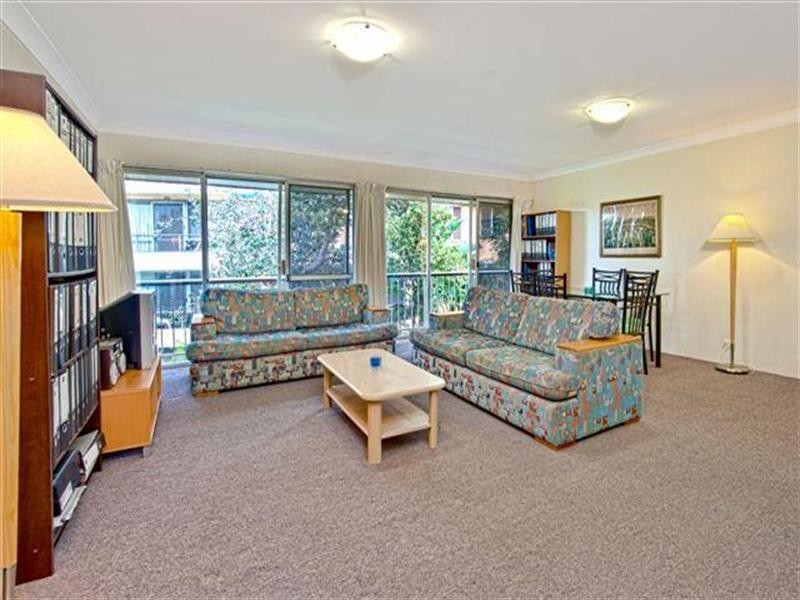 9 Kunda Lodge. 2 Alexander Avenue, Broadbeach QLD 4218