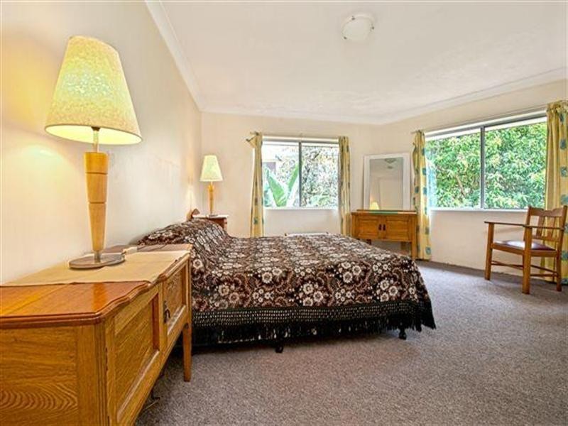 9 Kunda Lodge. 2 Alexander Avenue, Broadbeach QLD 4218