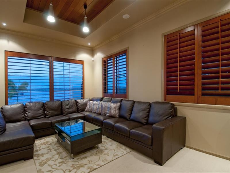 48 The Peninsula, Sovereign Islands QLD 4216