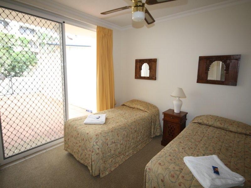 4 Northcliffe Terrace, Surfers Paradise QLD 4217