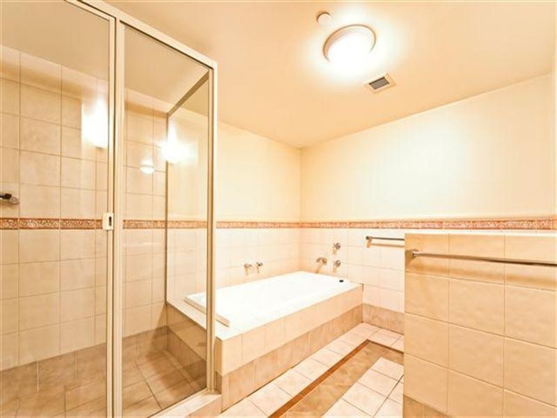 5 Palm Avenue, Surfers Paradise QLD 4217