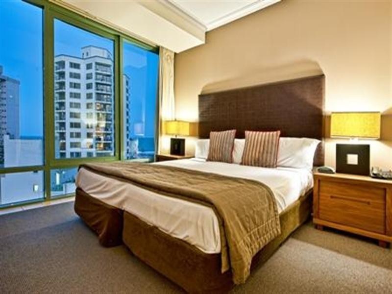 25 Laycock Street, Surfers Paradise QLD 4217