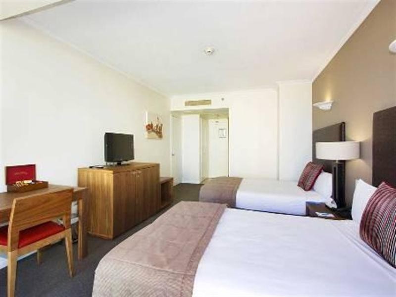 25 Laycock Street, Surfers Paradise QLD 4217